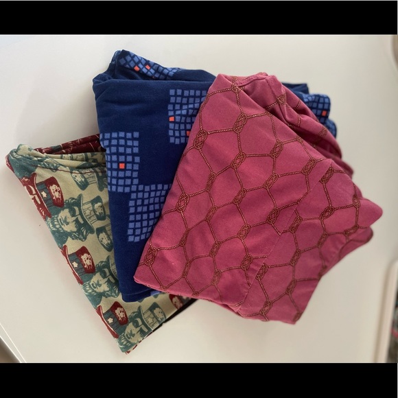 Bundle of three pair of LuLaRoe leggings all in One Size. All laundered once. - Picture 1 of 11